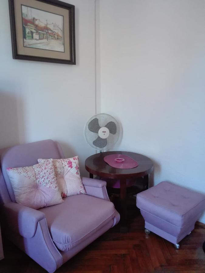 Cozy Downtown Apartment Belgrade Exterior photo
